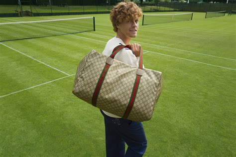 borsa gucci sinner costo|Jannik Sinner, perché ha indossato la borsa Gucci a Wimbledon: .